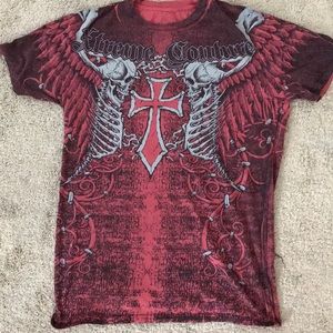 Read large short sleeve shirt